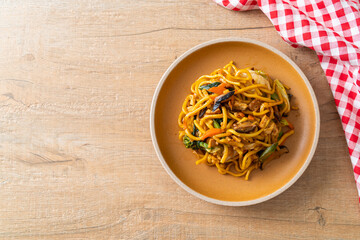 stir-fried yakisoba noodles with vegetable in vegan style