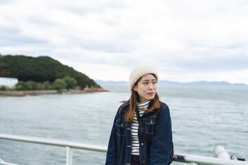 Fototapeta premium ベレー帽を被った女性