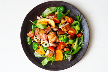 グリルチキンと根菜のサラダ