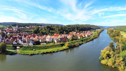 Luftbild von Hafenlohr am Main mit Blick auf das Ortszentrum. Hafenlohr, Unterfranken, Bayern, Deutschland.