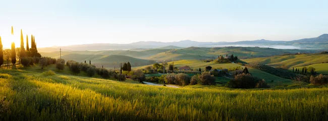 Photo sur Plexiglas Toscane Panorama of landscape with sunrise in Tuscany, Italy
