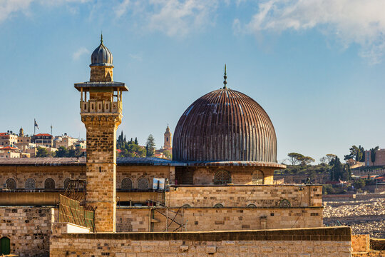 Beautiful view at the Al Aqsa mosque and its minaret in the old town of Jerusalem, Israel.
