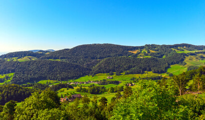 Fototapeta na wymiar Schweizer Jura-Gebirge im Bezirk Thal des Kantons Solothurn (Schweiz)