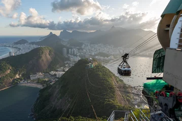 Photo sur Aluminium Copacabana, Rio de Janeiro, Brésil Por do sol visto do Morro da Urca mostrando o Bondinho do Pão de Açúcar