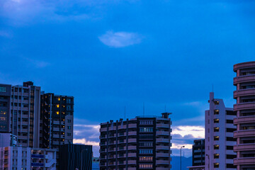 Fototapeta na wymiar 夕暮れ時の北九州小倉の空と景色