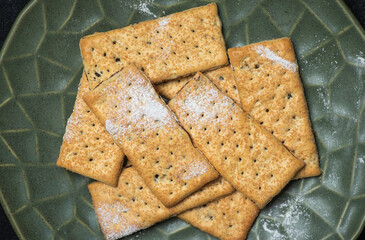 Sweet energy bars with apple and cinnamon