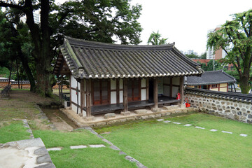 Fototapeta na wymiar Simgok Seowon Confucian Academy, Yongin