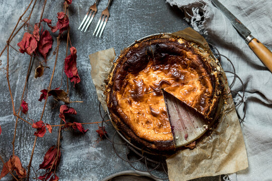 Freshly baked cheesecake kept on table