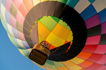 hot air balloon © Ryan Goog Varin