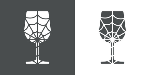 Logo con silueta de copa de vino o champaña con tela de araña para su uso en invitaciones y tarjetas de Halloween - obrazy, fototapety, plakaty