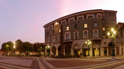 Fototapeta na wymiar Banco Popolare di Bergamo at Dusk