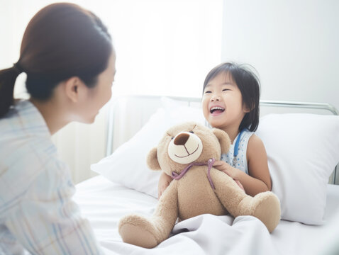Children's doctors examine children's physical and psychological conditions in the hospital

