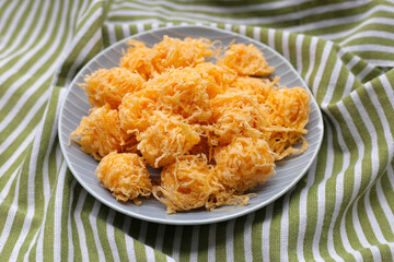 Thai crispy flossy sweet Eggs floss (Foi Thong Krob)