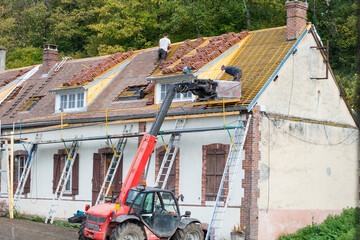 Maison ancienne en rénovation du toit