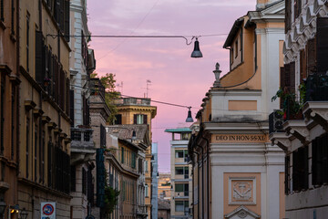 Häuser in Rom in Italien bei schönem warmen romantischem Lich
