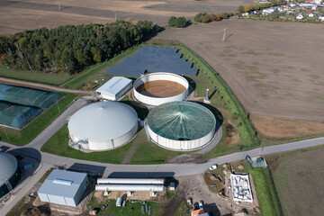 Luftaufnahme einer Biogasanlage in Deutschland