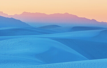 Fototapeta na wymiar White sand dunes