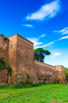 Roman Aurelian Walls (Mura Aureliane), UNESCO World Heritage Site, Rome, Latium (Lazio)