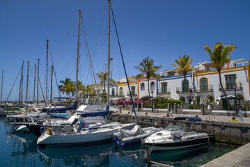 Boote im Ort Puerto de Mogan auf der Insel Gran Canaria