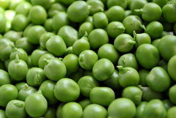 green peas background