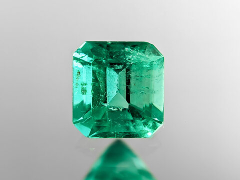 esmeraldas gigantes cristales emerald gemstone gemas piedras preciosas diamantes verdes granate zafiro rub&iacute;, emeralds and gemstone jade	
