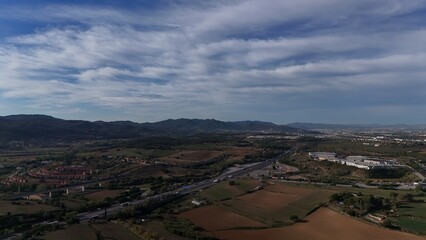 Montaña con nubes