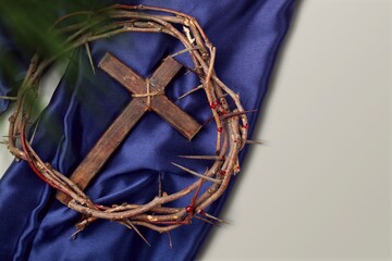 Fototapeta premium Wooden christian cross on dresk background