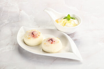 Curd pancakes with sour cream