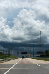 아름다운 뭉게구름, 잘 어울리는 대표적인 색의 조합. 파란색과 하얀색