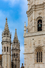 Fototapeta premium Detail of the towers of the Jerónimos Monastery