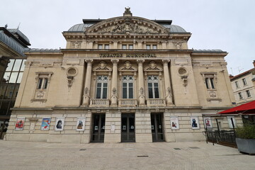Fototapeta na wymiar Le théâtre, vu de l'extérieur, ville de Bourg en Bresse, département de l'Ain, France
