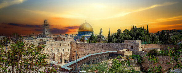 Panorama of Jerusalem old city - 666908044