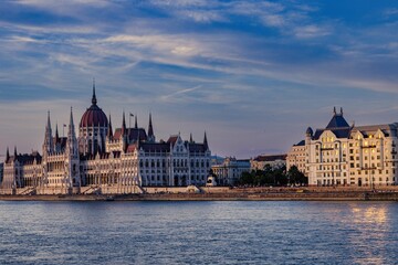 Obraz premium Aerial view of the Parliament Building and Danube River in Budapest, Hungary