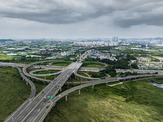 Aerial view of highway in city.