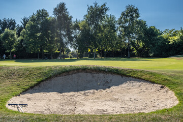 Golf bunker