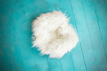 New born or baby portrait photography backdrop white fur on blue painted wood boards