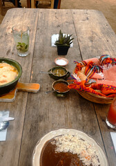 Mesa con comida tradicional ancestral mexicana oaxaqueña. Gastronomía mexicana.