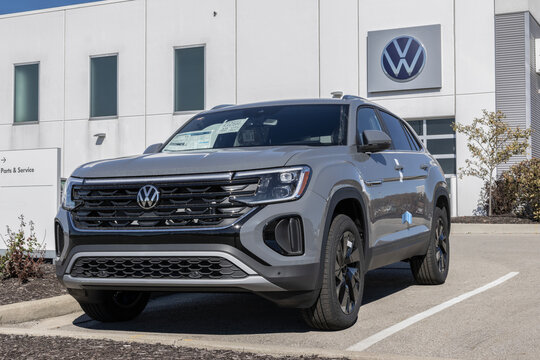 Volkswagen Atlas display at a dealership. VW offers the Atlas in SE, SEL, and SEL Premium models.