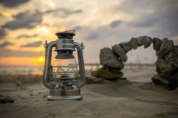 夕日とオイルランタン