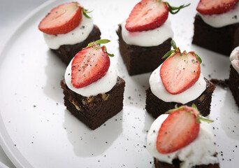 choco cake, finger food