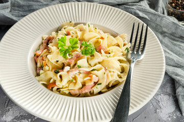 Tagliatelle mosse Carbonara