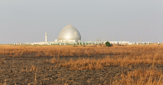 Mosque and Mudhif, the traditional house of Marsh arabs aka madan in Iraq