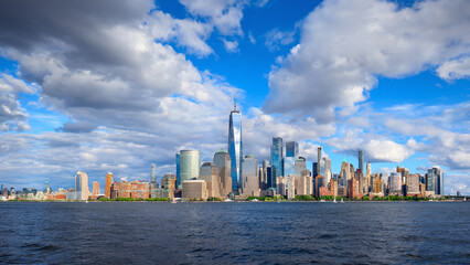 panoramic view at the skyline of lower manhattan, new york - obrazy, fototapety, plakaty