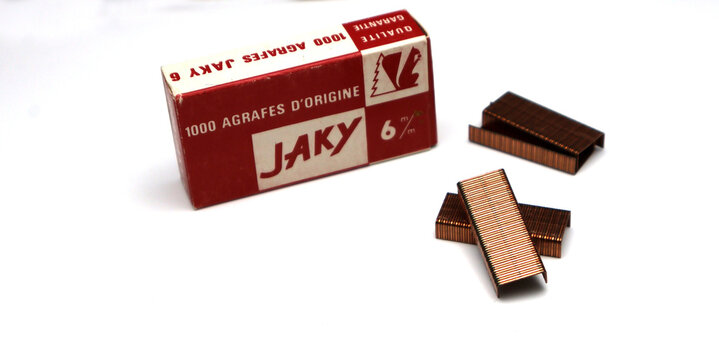 Boîte d'agrafe Jaky
