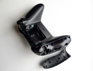 Controle de videogame e console em Destaque abertura e manutenção