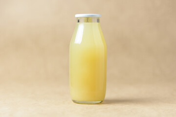 ラベルの無いジュースの瓶（モックアップ）