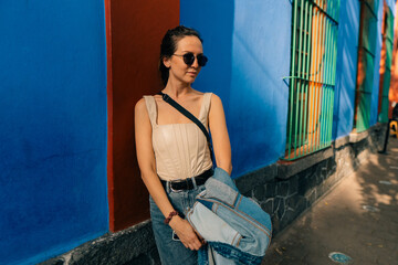 girl next to the Frida Kahlo Museum in Mexico