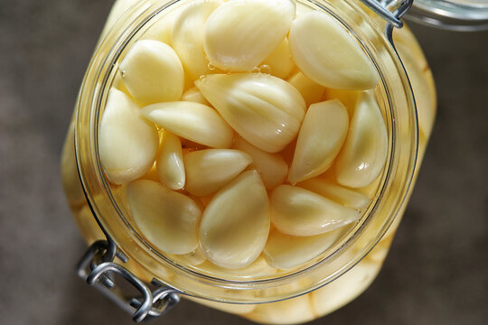 Pickled Garlic, garlic soaked in vinegar