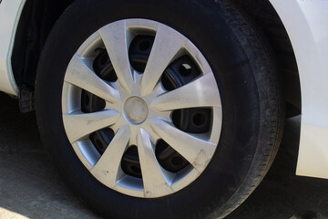 car wheel with an alloy wheel cover