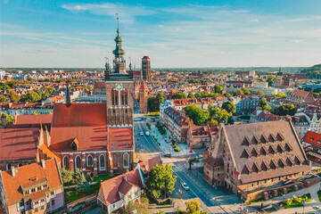 Church of St. Catherine in Gdańsk. Old Town. View from the drone. - obrazy, fototapety, plakaty